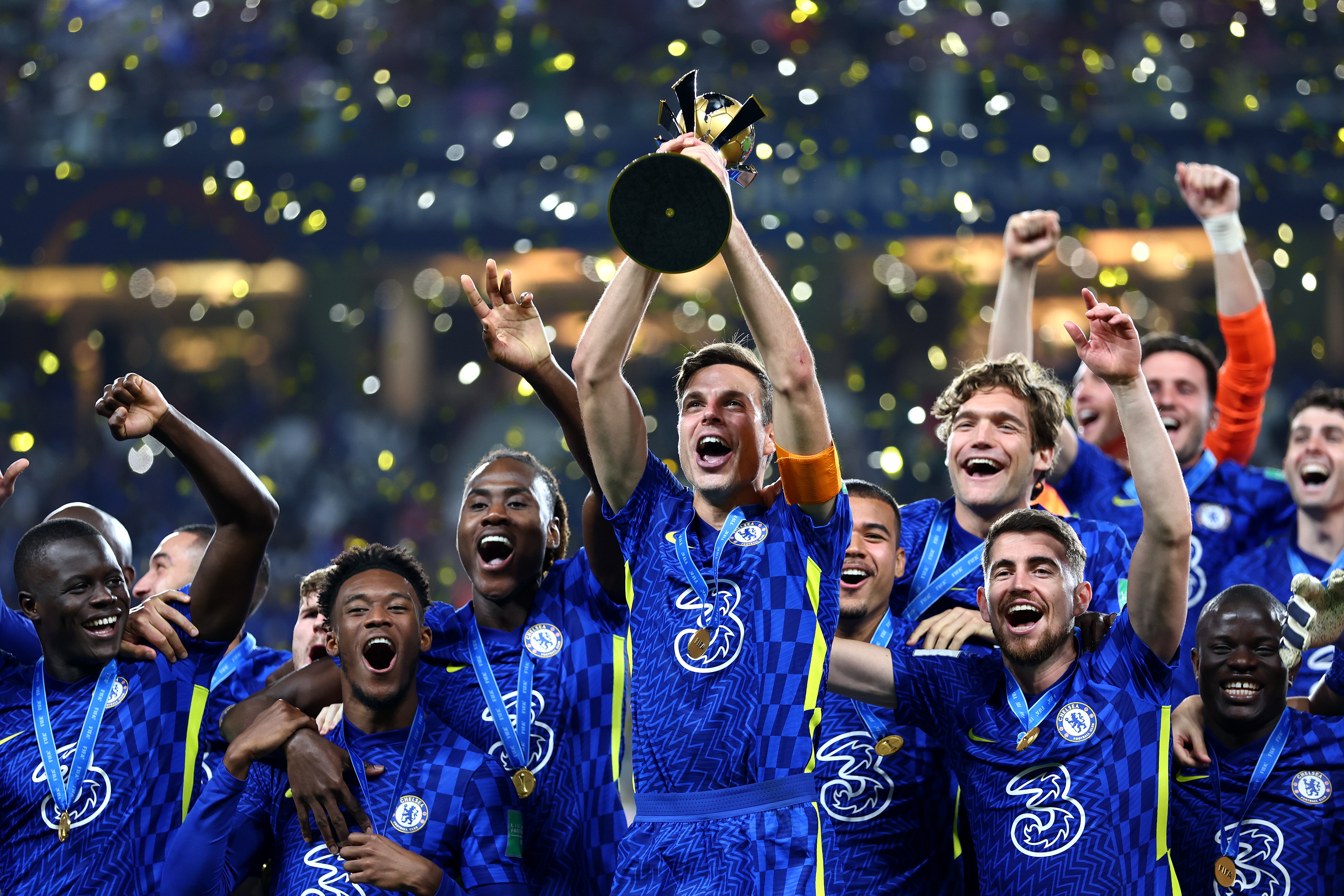 César Azplicaceuta levanta el trofeo y el Chelsea se convierte en campeón del mundo de clubes por primera vez