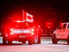 Arrestan a cuatro por conspirar para asesinar a policías canadienses en bloqueo fronterizo