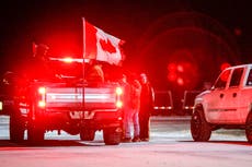 Arrestan a cuatro por conspirar para asesinar a policías canadienses en bloqueo fronterizo