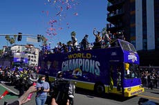 Fans celebran con los Rams campeonato del Super Bowl en LA