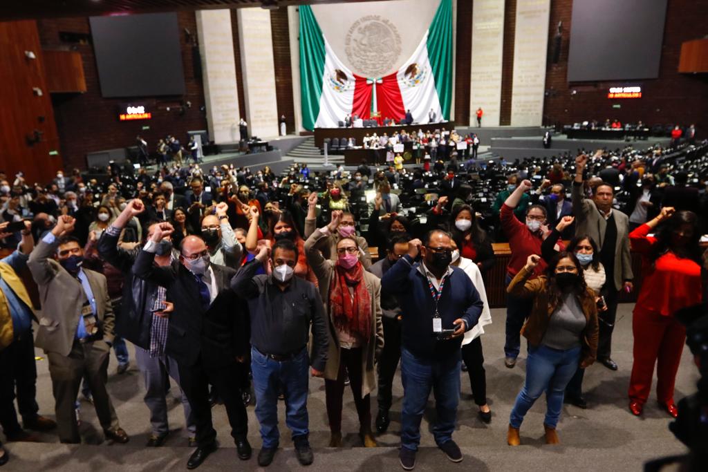 “¡Libertad de prensa!” Periodistas le marcan un “alto” a López Obrador y a Morena