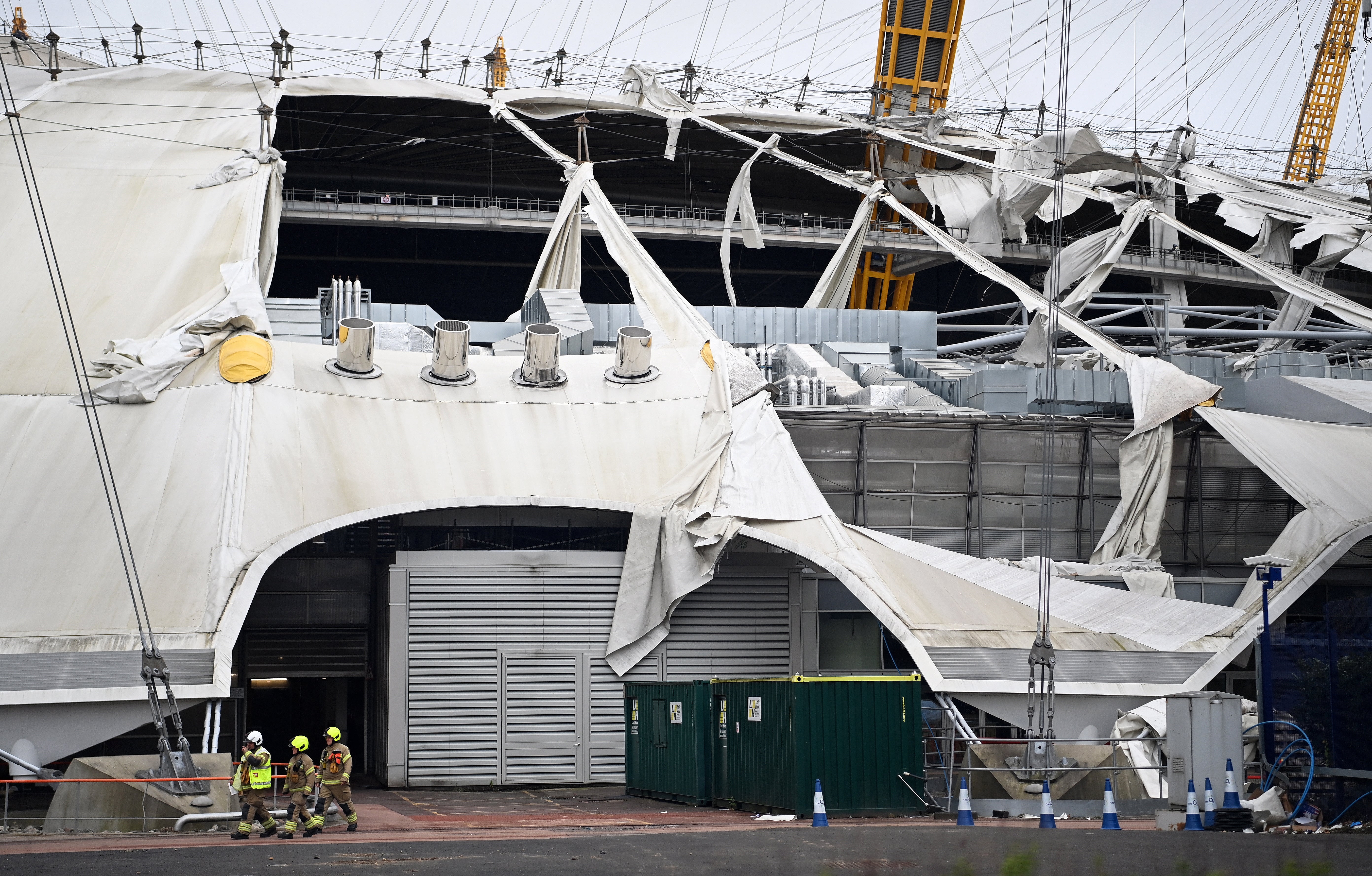 Los daños a la Arena O2 provocados por el viento