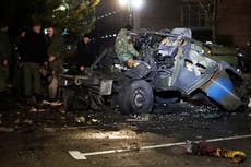 Rebeldes pro-Rusia “evacúan” a ucranianos; bombardeo de Donetsk alimenta afirmaciones de “falsa bandera”