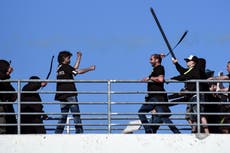 Grecia cierra peñas de fútbol tras asesinato de aficionado