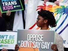 Indignación en Florida porque los republicanos aprueban los proyectos de ley “Don’t Say Gay” y “Stop WOKE”