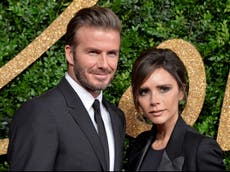 David y Victoria Beckham criticados por “espantosa” sesión de fotos de su hijo menor de edad