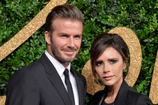 David y Victoria Beckham criticados por “espantosa” sesión de fotos de su hijo menor de edad