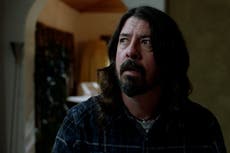 Reseña: Los Foo Fighters hacen comedia de terror