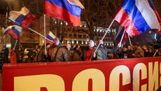 El parlamento ruso aplaude acciones militares de Putin en Ucrania