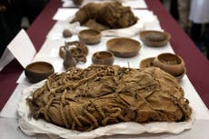 Perú presenta 20 restos hallados en ciudad preinca