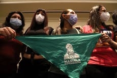 ¿Cómo vive una mujer condenada por aborto en El Salvador?