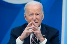 ANÁLISIS: Biden lidia con Ucrania, inflación y su aprobación