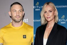 Charlize Theron dice que no se “sentía segura” en el set de ‘Mad Max: Fury Road’ tras disputa con Tom Hardy