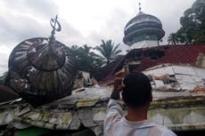 Reportan al menos 10 muertos tras sismo en Indonesia