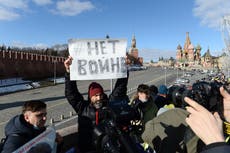 Estallan protestas en Rusia contra la invasión de Ucrania