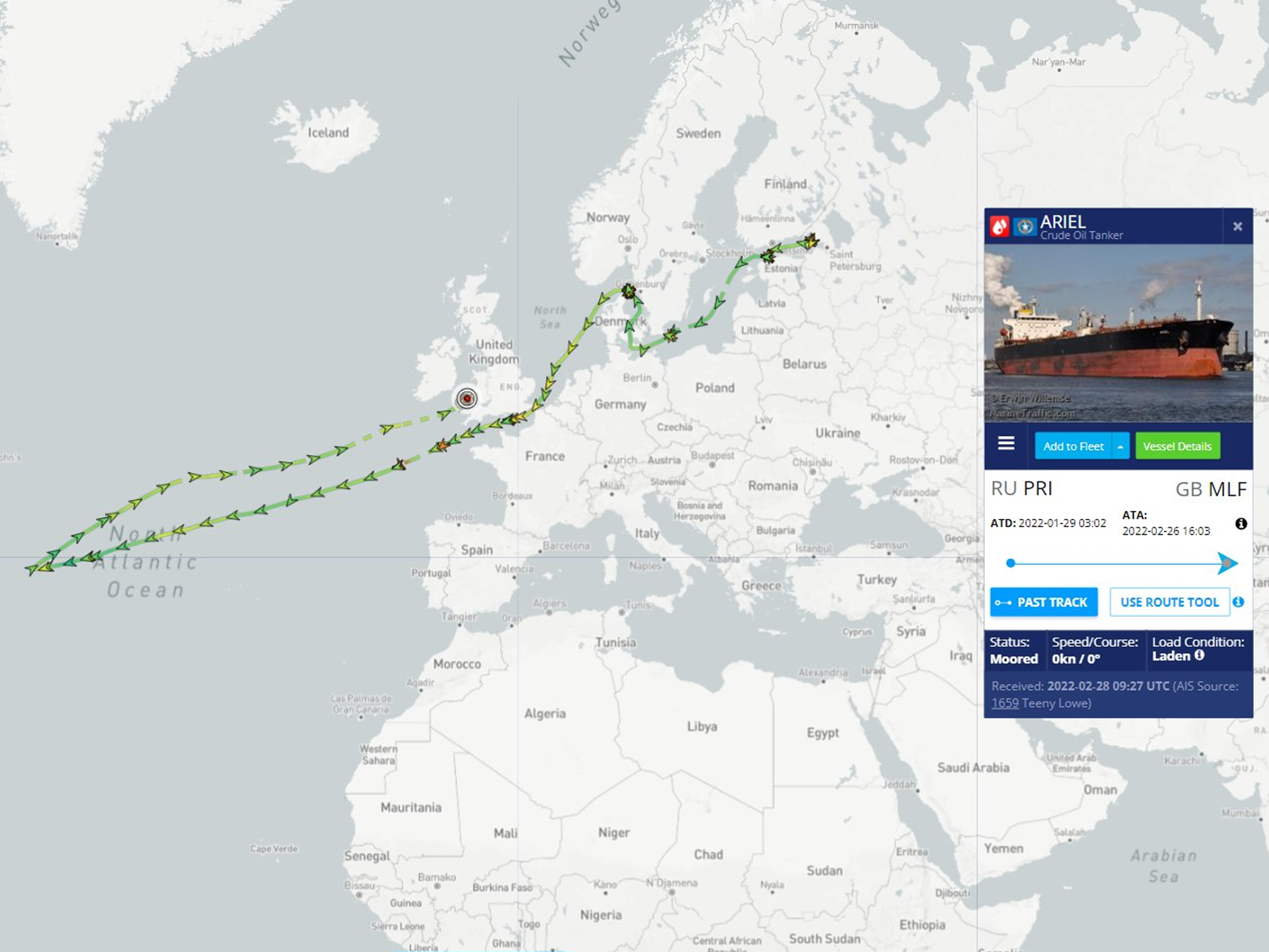 Un barco que transportaba petróleo en dirección a EE.UU. cambió de rumbo para atracar en el Reino Unido