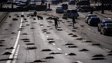 Un convoy militar ruso de 65 kilómetros de longitud avanza hacia la capital de Ucrania 