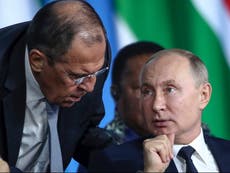 Estados Unidos sancionará a familias de Putin y Lavrov, e “intensifica el impacto financiero” en Rusia