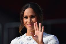 El Palacio de Buckingham “tomado por sorpresa” por la edición de ‘Vogue’ de Meghan Markle, afirma nuevo libro