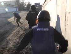 Inquietante vídeo capta momento en que disparan a periodistas británicos durante emboscada armada en Ucrania
