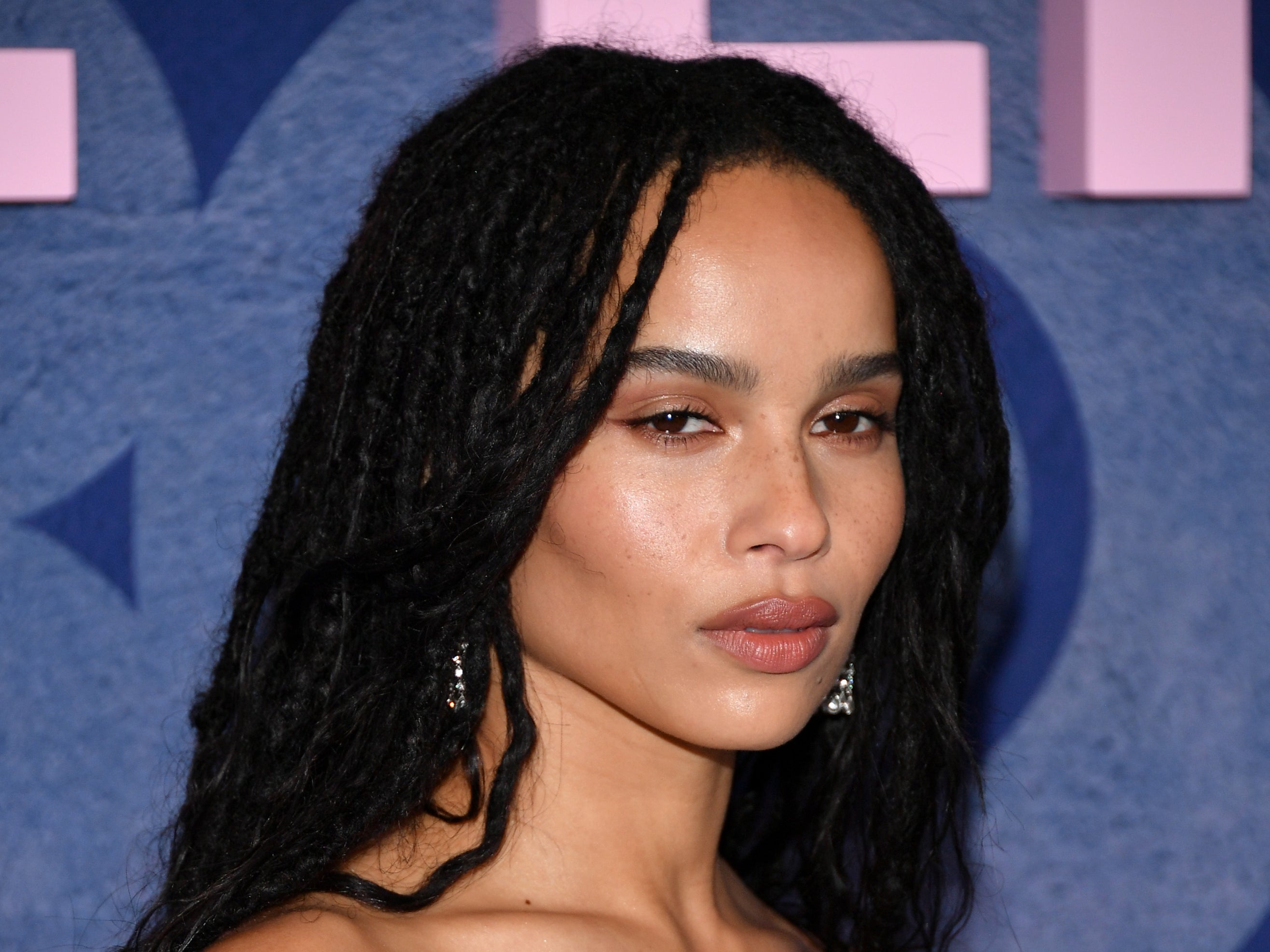 Zoë Kravitz habla sobre su rechazo para ‘Dark Knight Rises’ porque la película no “se volvería urbana”