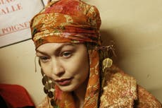 Gigi Hadid se compromete a donar ganancias de la Semana de la Moda en apoyo a Ucrania y Palestina