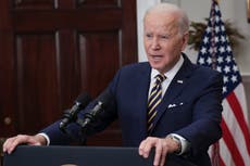 Biden: las energías renovables, y no Rusia, son la solución al problema del precio de la gasolina