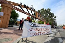 Disney enfrenta cada vez más llamados para condenar “Don’t Say Gay” antes de la reunión de accionistas