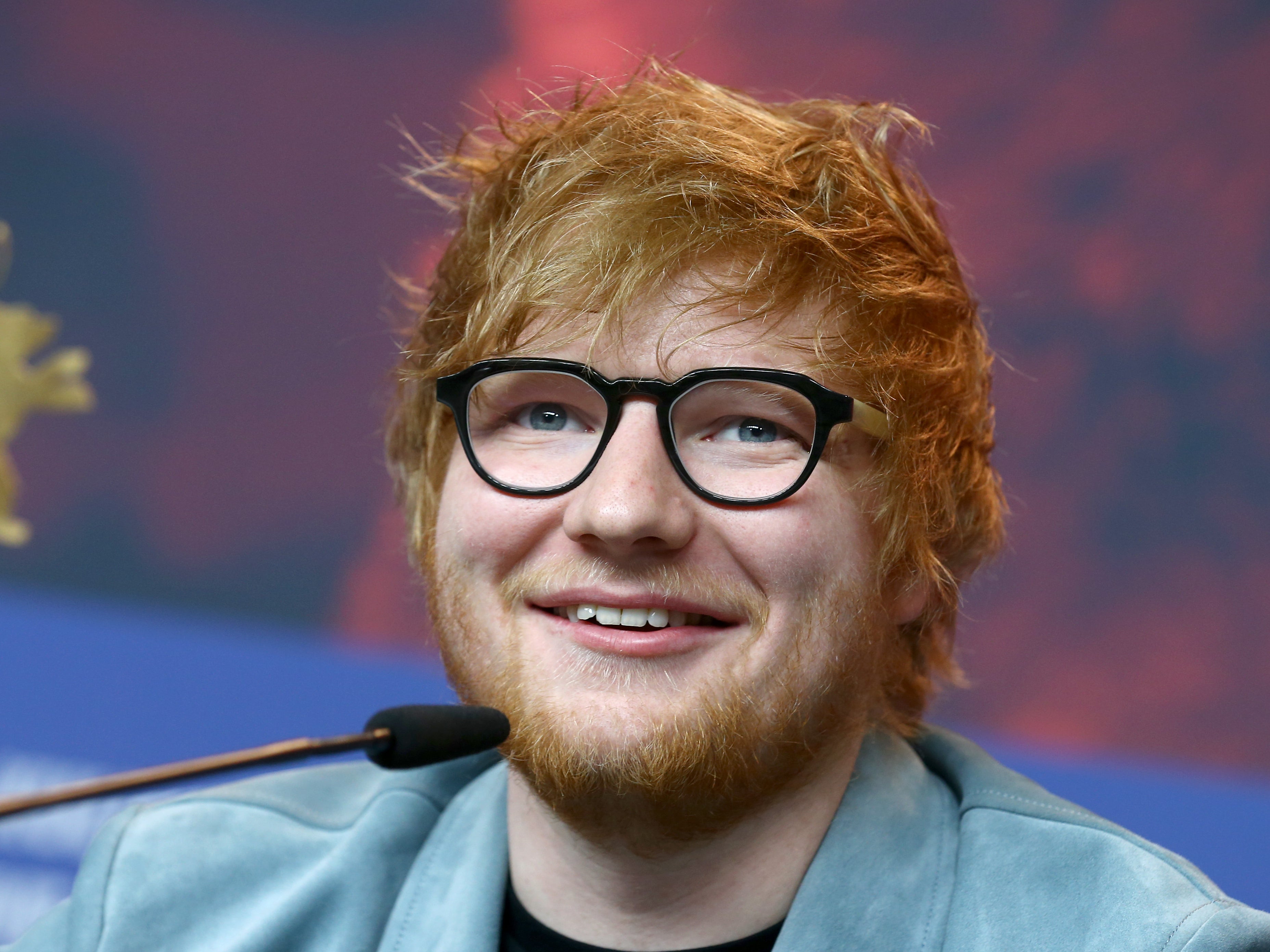 Sheeran pareció desconcertarse por la reproducción en el tribunal de una canción que no ha sido lanzada