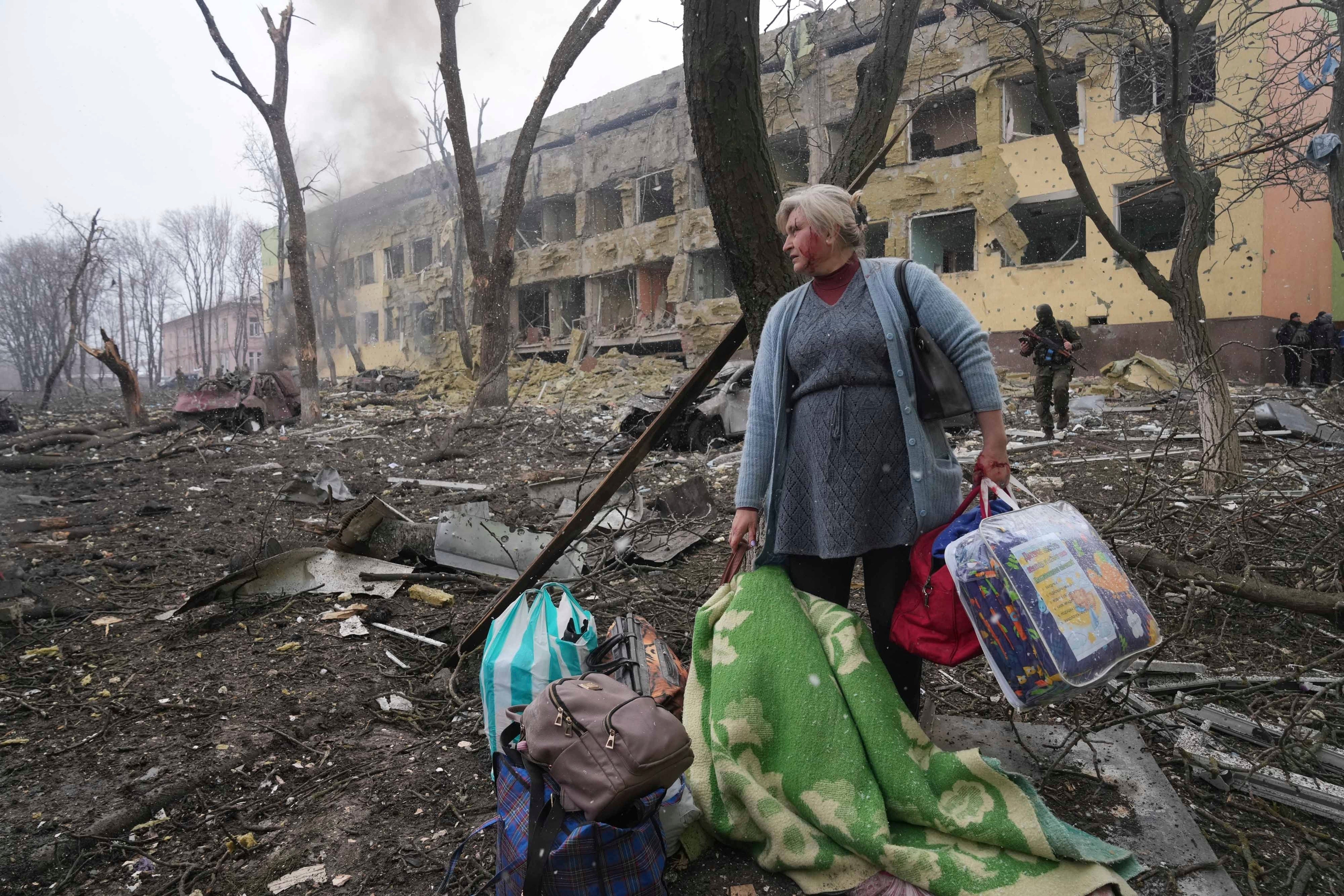 Según las autoridades ucranianas, al menos tres personas murieron y 17 resultaron heridas en el bombardeo al hospital