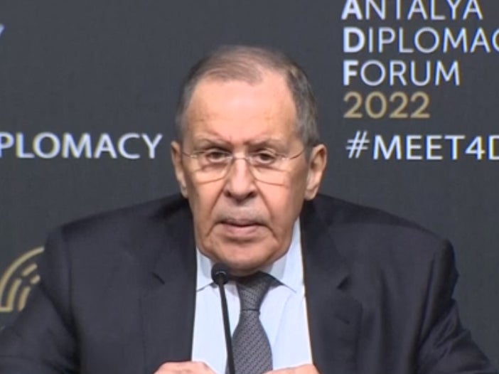 Rusia dice que la indignación por el bombardeo al hospital en Mariupol es “patética”