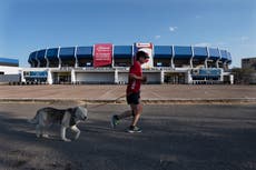 Tras la violencia, regresa el fútbol a México con el clásico