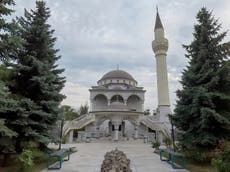 Rusia bombardea una mezquita que alberga a 80 personas en Mariúpol, dice Ucrania