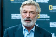 Alec Baldwin critica a la “prensa basura” e insiste en que no apretó el gatillo en el set de ‘Rust’