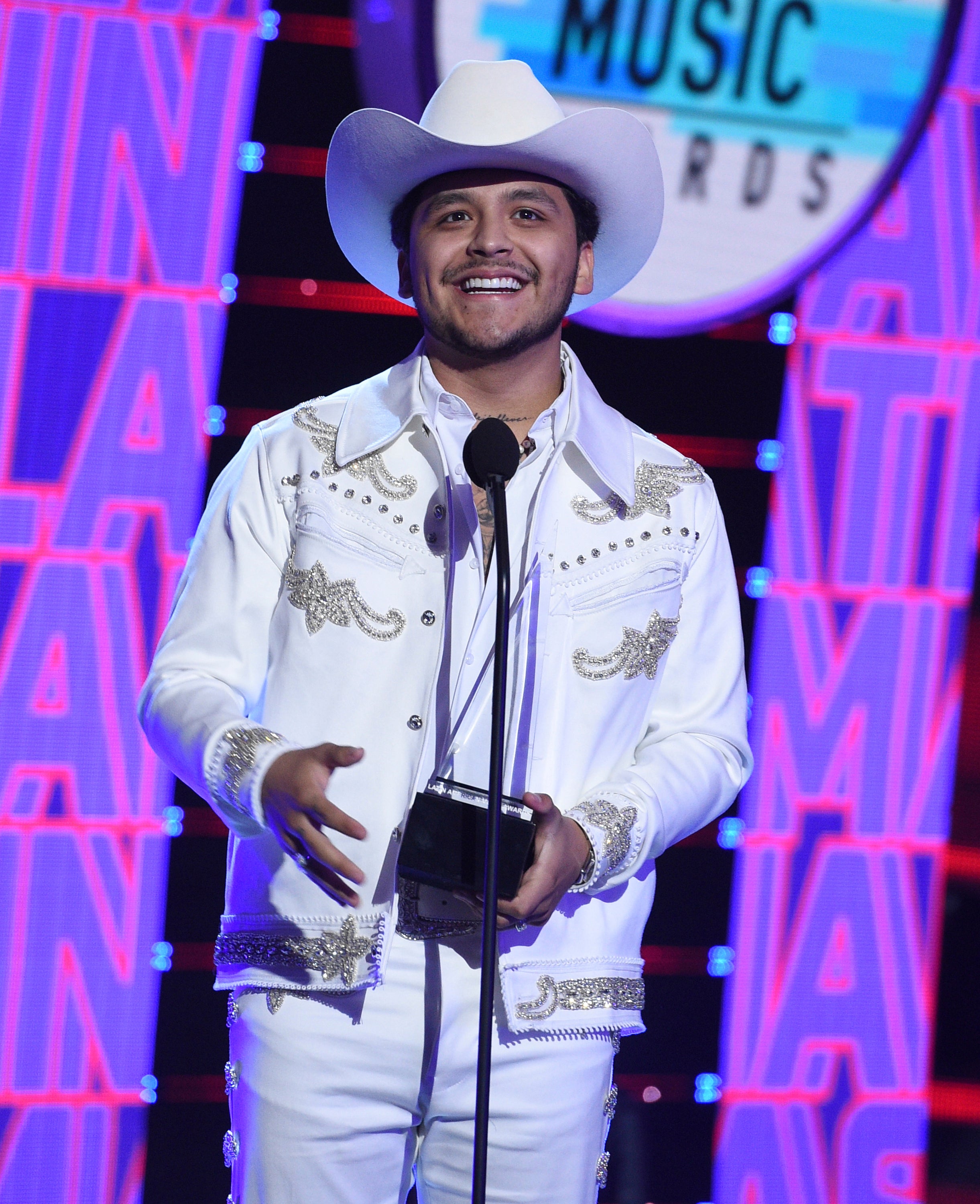 LATIN AMAS-CHRISTIAN NODAL