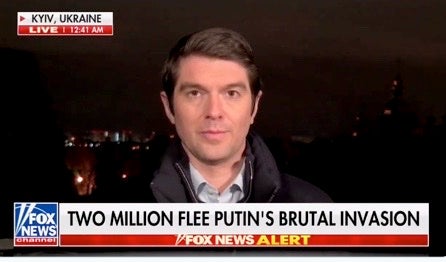 El corresponsal de Fox News Benjamin Hall reportando desde Ucrania el pasado martes
