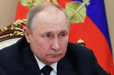 Cuerpo de modelo rusa que llamó a Putin “psicópata” encontrado en una maleta un año después de su desaparición