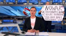 Marina Ovsiannikova, la mujer que en 5 minutos desafió a Vladimir Putin en televisión nacional