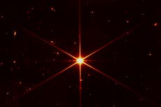 Galaxias se cuelan a foto de estrella tomada por telescopio