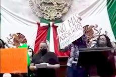 Autoridades en Michoacán cierran las puertas a protesta por el asesinato de otro periodista