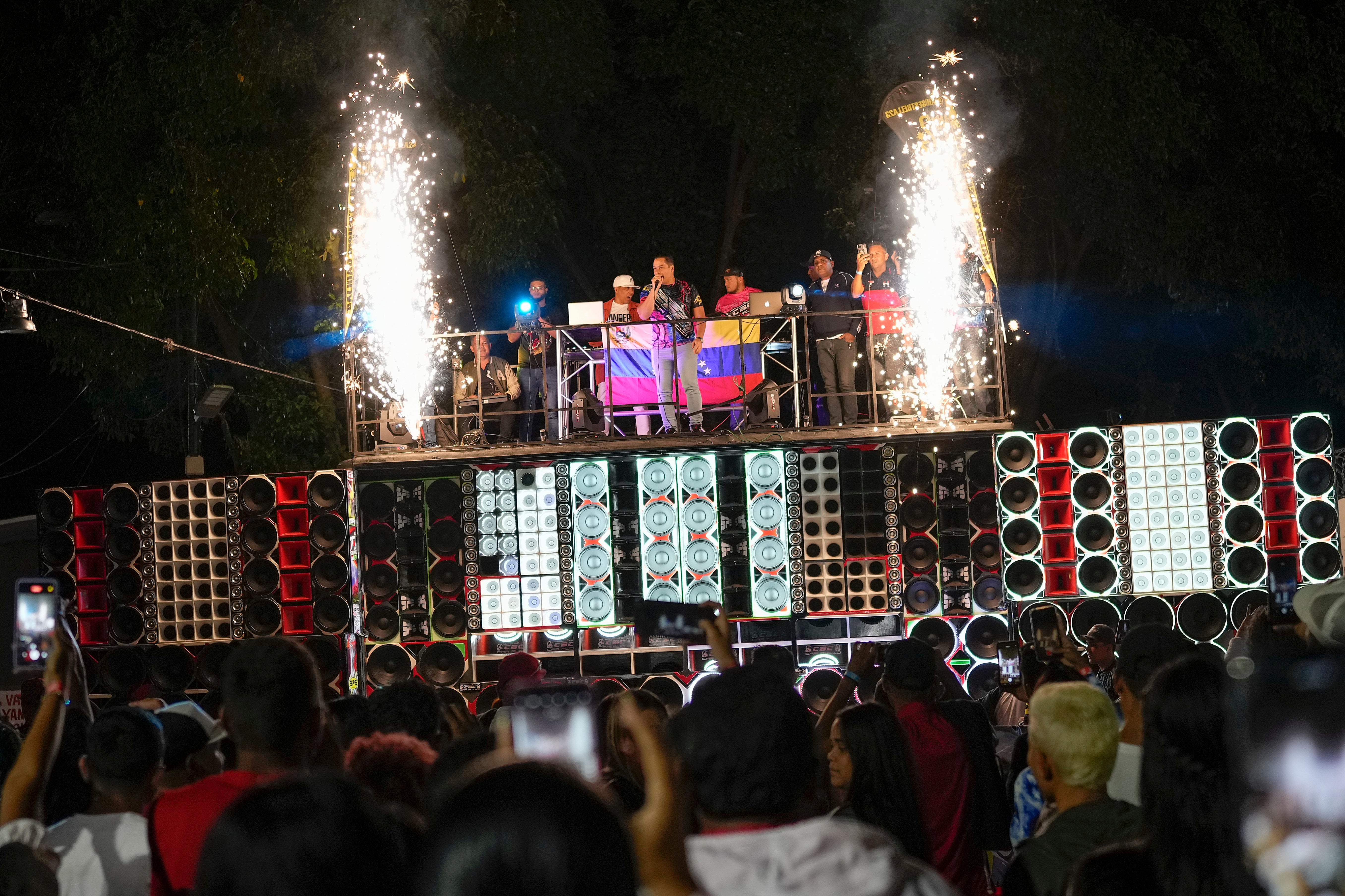 VENEZUELA BAILES CALLEJEROS