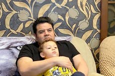 Padre hispano lucha por sacar a su hijo de 2 años de Ucrania