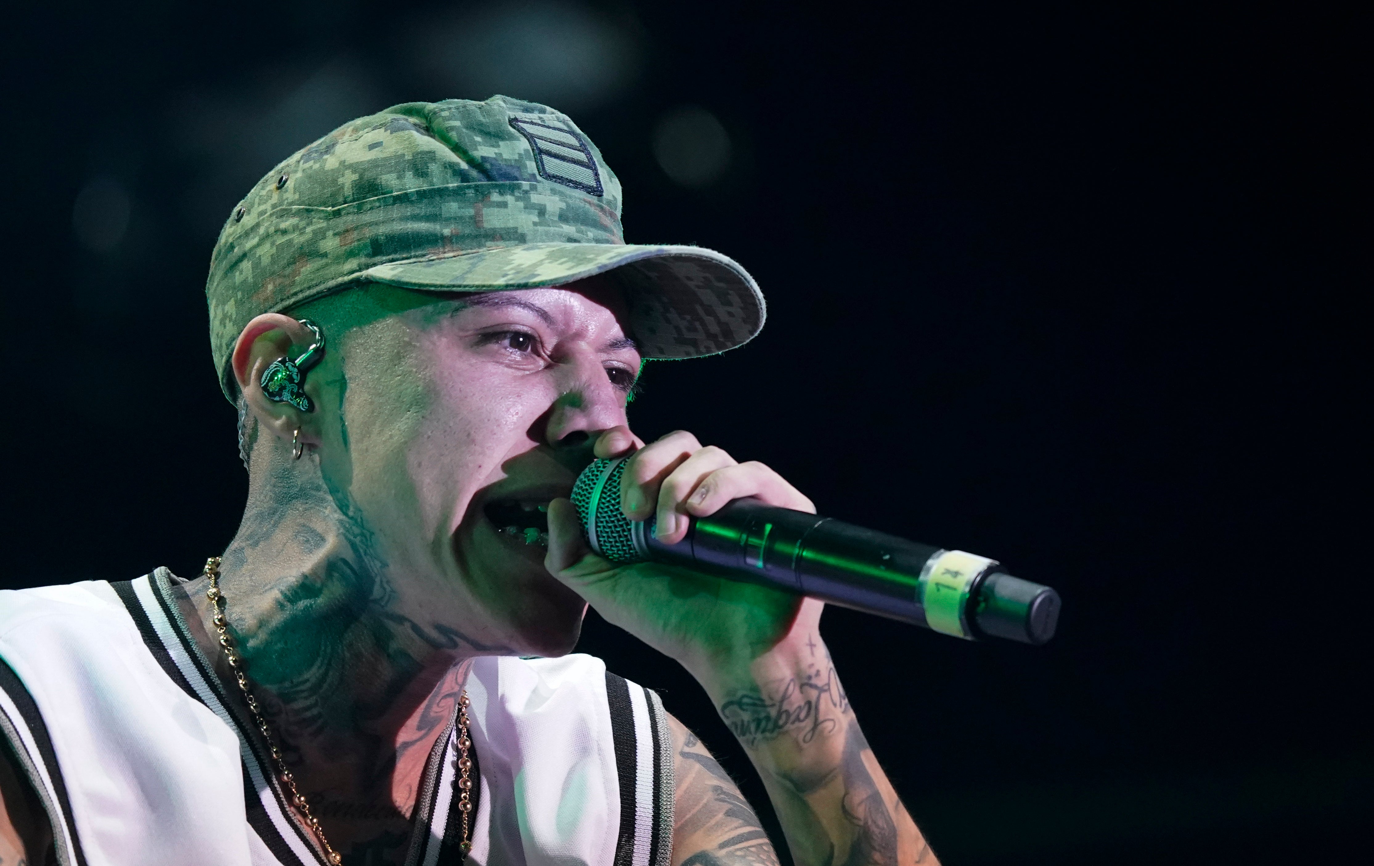 Rapero es detenido por la policía por fumar marihuana mientras grababa historias en Instagram