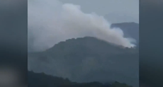Accidente de avión en China: Video muestra nubes de humo saliendo de los restos del avión estrellado