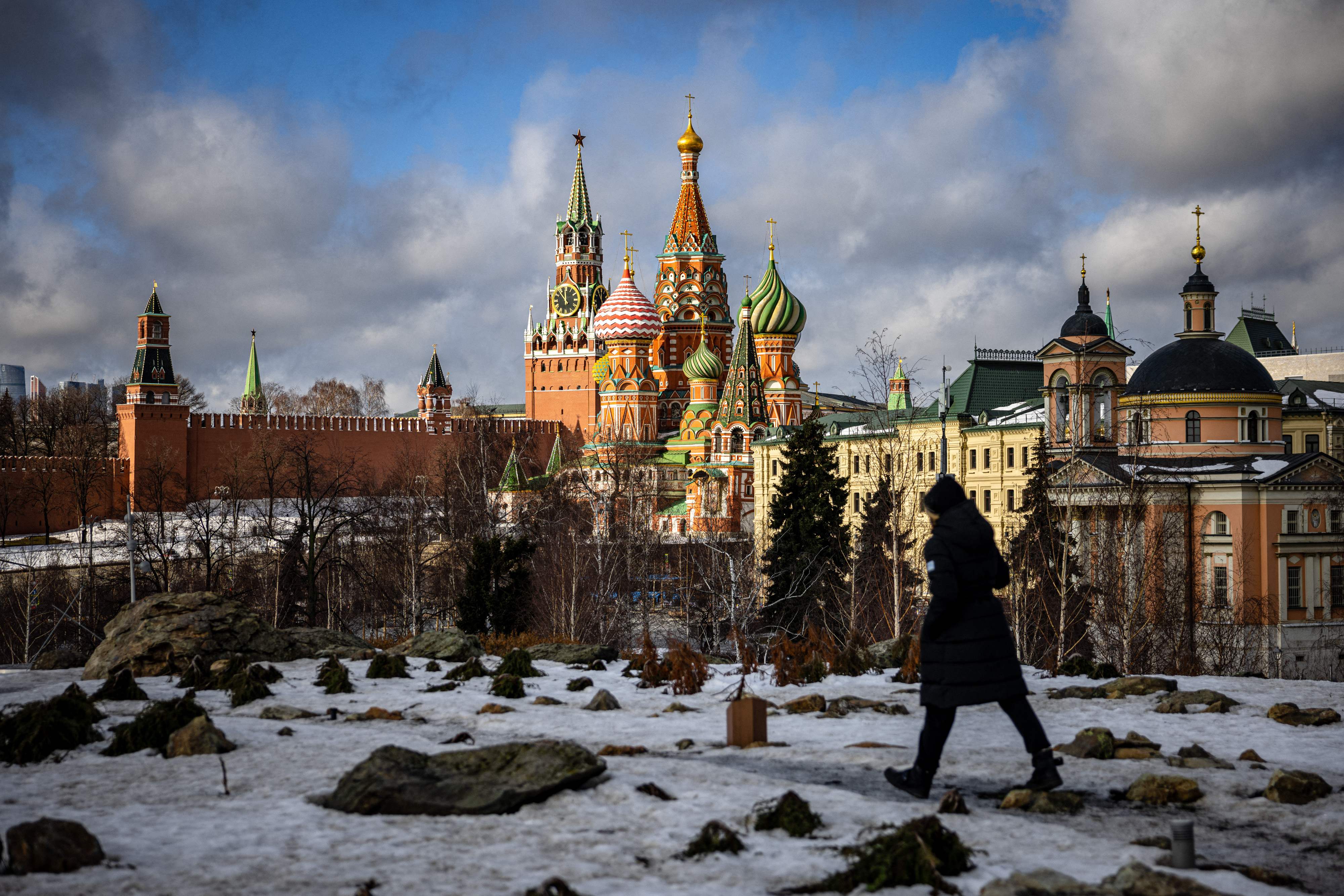Las distintivas cúpulas de cebolla de la Catedral de San Basilio en Moscú