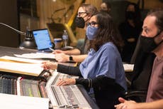 Compositora de "Encanto" podría hacer historia en los Oscar