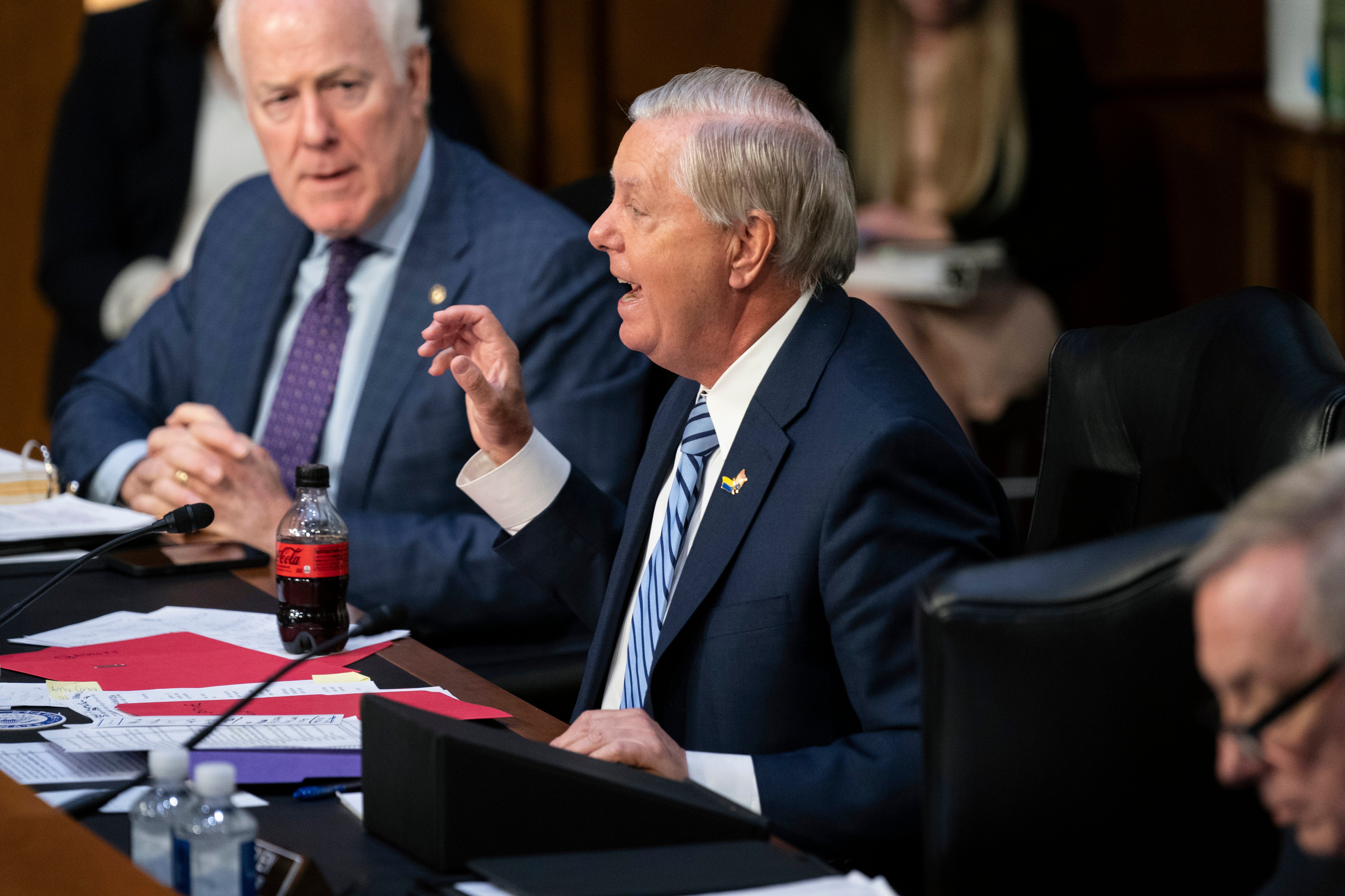 Se burlan de Lindsey Graham por irse furioso después de despotricar contra Ketanji Brown Jackson