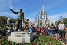 Disney enfrenta posición difícil en Florida