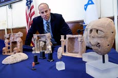 NY devuelve a Israel artefactos incautados a millonario