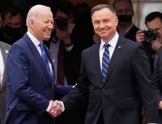 Biden reafirma compromiso con seguridad de Polonia